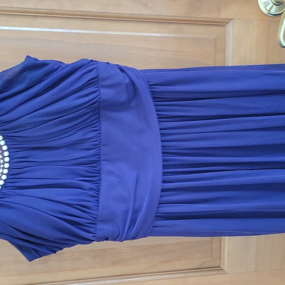 Beaded Pearl Neckline Dress - Picture 5 of 9